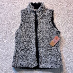NWT Reversible Quilted and Sherpa Black Vest